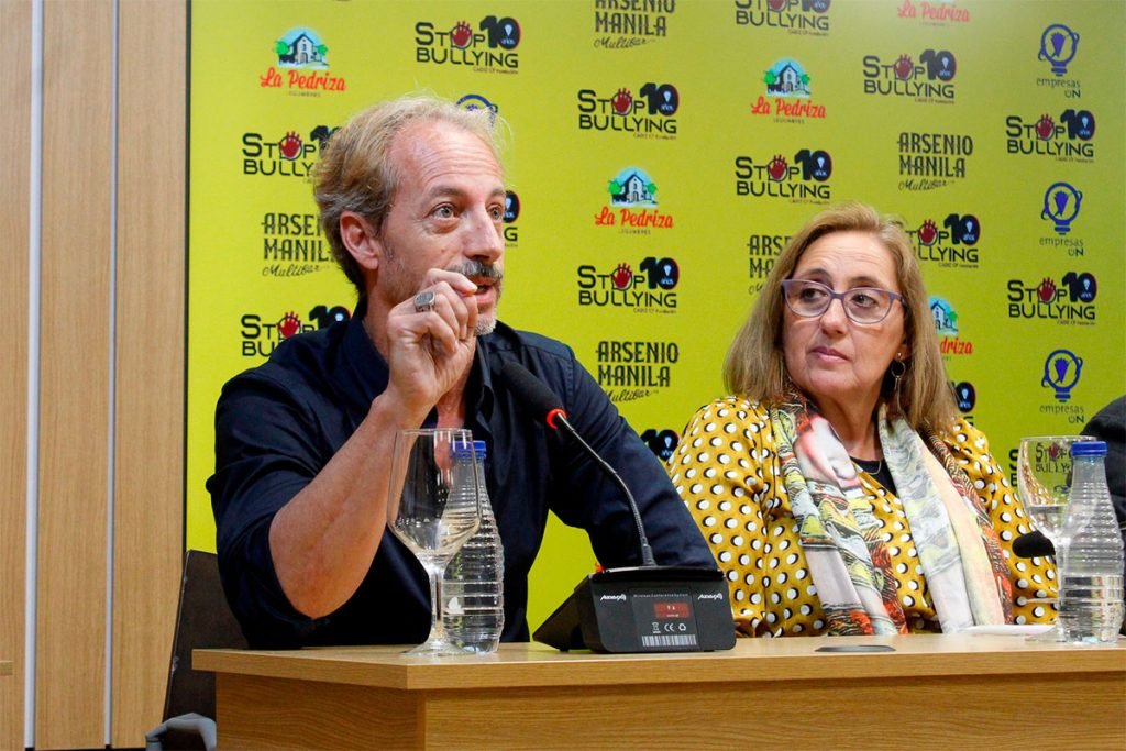 Mesa redonda del Cádiz CF Fundación, con AEPAE, para luchar contra el bullying